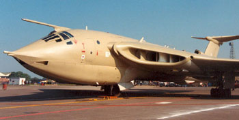 Victor K2 XH669 at RAF Mildenhall 1988 (image courtest Peter Nicholson)