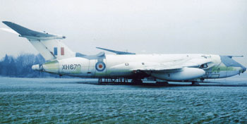 Victor B2 XH670 - 1977 (image courtesy Stu Waring)